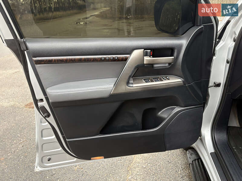 Внедорожник / Кроссовер Toyota Land Cruiser 2008 в Ахтырке