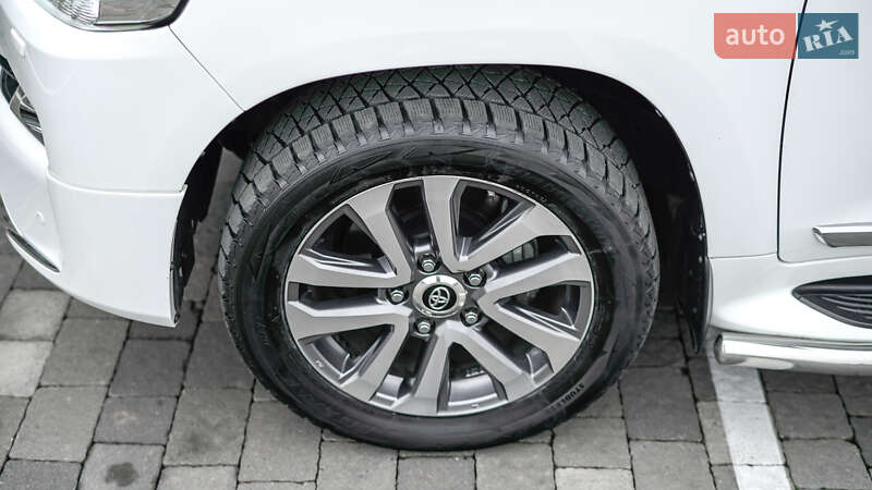 Внедорожник / Кроссовер Toyota Land Cruiser 2016 в Львове фото 18 Внедорожник / Кроссовер Toyota Land Cruiser 2016 в Львове