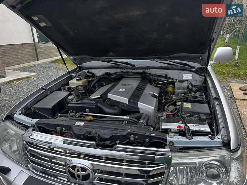 Внедорожник / Кроссовер Toyota Land Cruiser 2003 в Львове