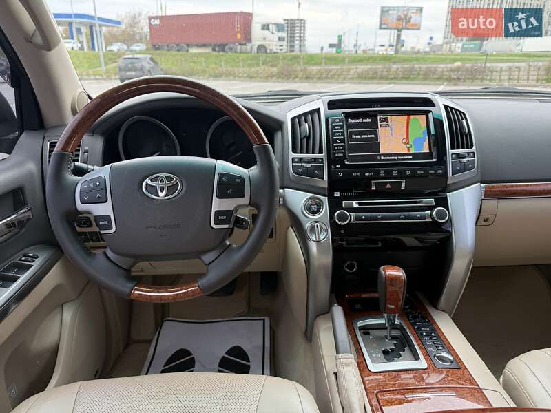Позашляховик / Кросовер Toyota Land Cruiser 2013 в Києві