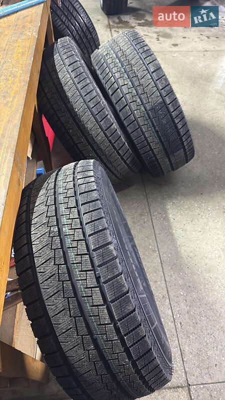 Позашляховик / Кросовер Toyota Land Cruiser 2007 в Тячеві фото 3 Позашляховик / Кросовер Toyota Land Cruiser 2007 в Тячеві