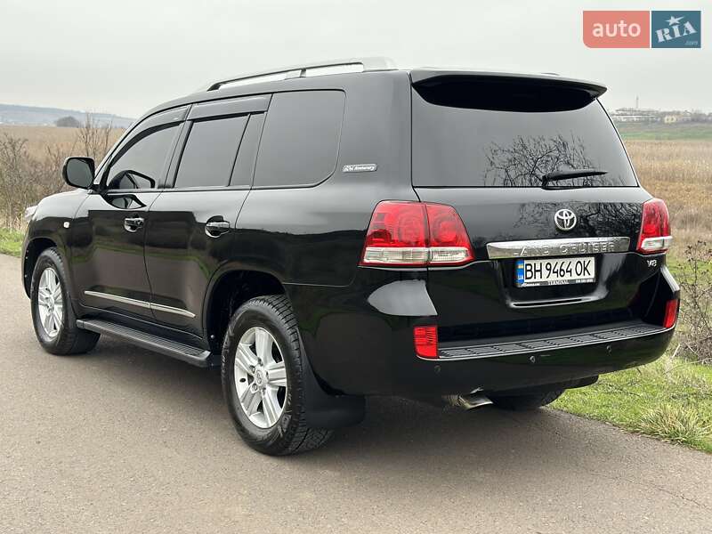 Позашляховик / Кросовер Toyota Land Cruiser 2011 в Одесі