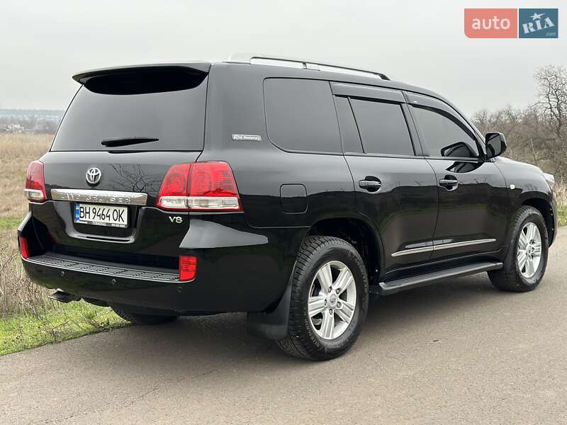 Позашляховик / Кросовер Toyota Land Cruiser 2011 в Одесі