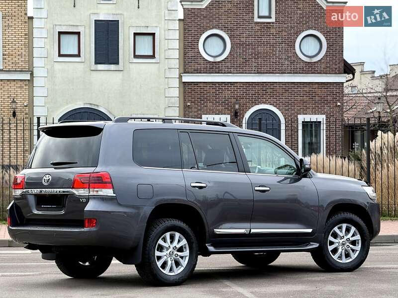 Внедорожник / Кроссовер Toyota Land Cruiser 2020 в Киеве
