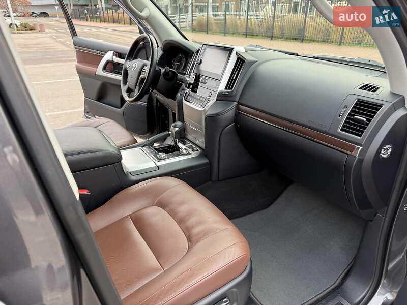 Внедорожник / Кроссовер Toyota Land Cruiser 2020 в Киеве