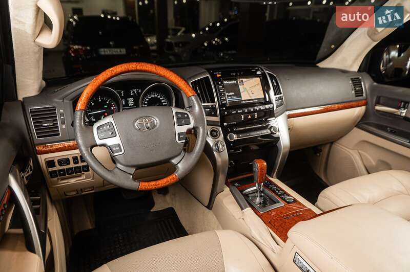 Позашляховик / Кросовер Toyota Land Cruiser 2012 в Одесі фото 37 Позашляховик / Кросовер Toyota Land Cruiser 2012 в Одесі