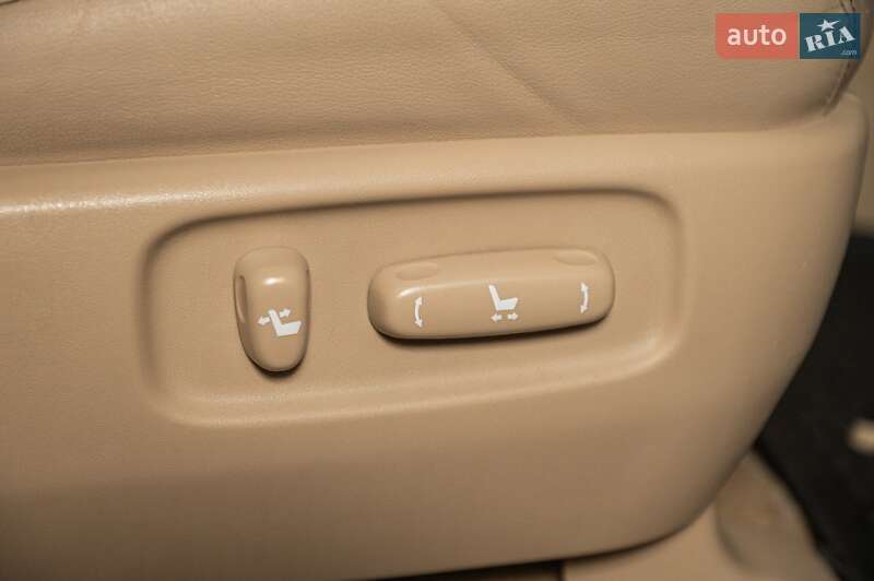 Позашляховик / Кросовер Toyota Land Cruiser 2012 в Одесі фото 49 Позашляховик / Кросовер Toyota Land Cruiser 2012 в Одесі