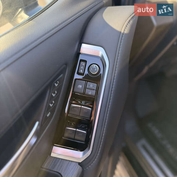 Внедорожник / Кроссовер Toyota Land Cruiser 2023 в Киеве