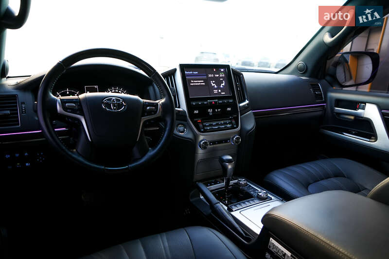 Внедорожник / Кроссовер Toyota Land Cruiser 2020 в Киеве фото 12 Внедорожник / Кроссовер Toyota Land Cruiser 2020 в Киеве