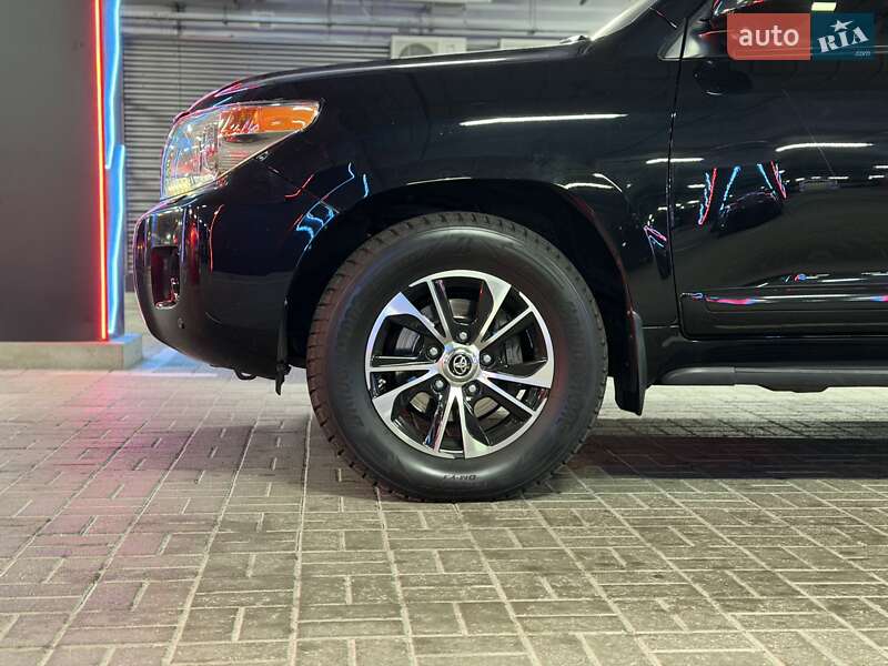 Внедорожник / Кроссовер Toyota Land Cruiser 2013 в Киеве