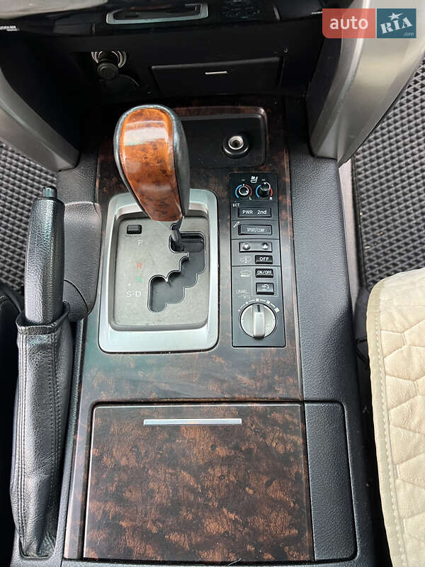 Внедорожник / Кроссовер Toyota Land Cruiser 2012 в Черновцах