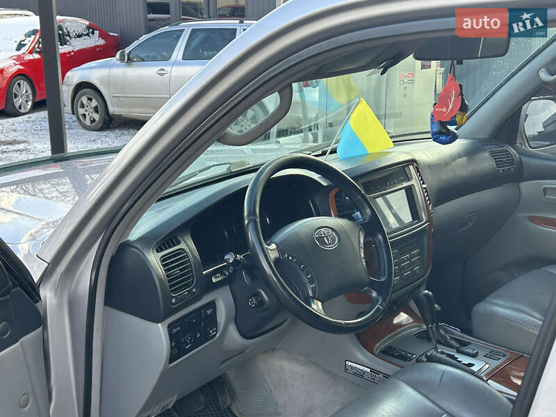 Внедорожник / Кроссовер Toyota Land Cruiser 2003 в Мукачево
