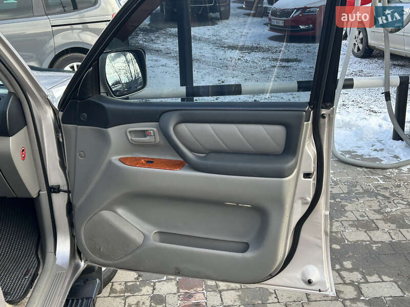 Внедорожник / Кроссовер Toyota Land Cruiser 2003 в Мукачево