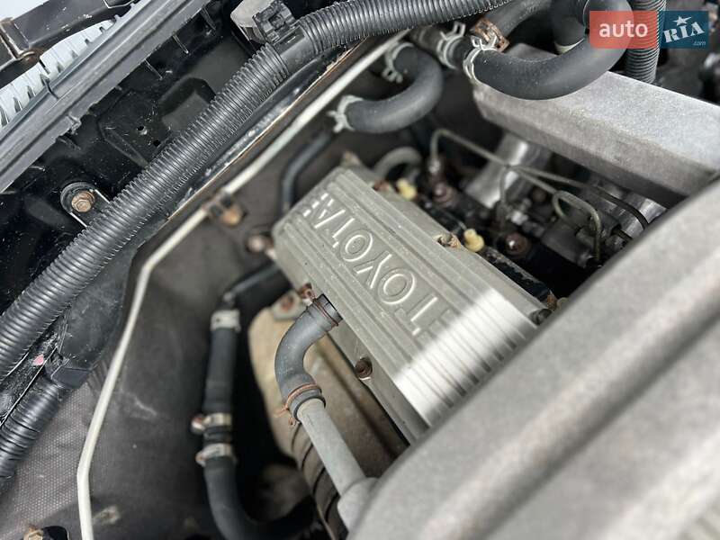 Внедорожник / Кроссовер Toyota Land Cruiser 2002 в Ужгороде