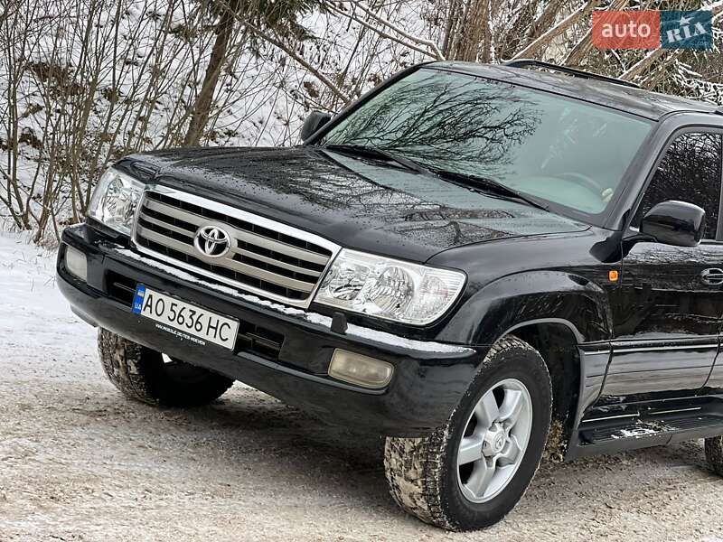 Внедорожник / Кроссовер Toyota Land Cruiser 2002 в Ужгороде