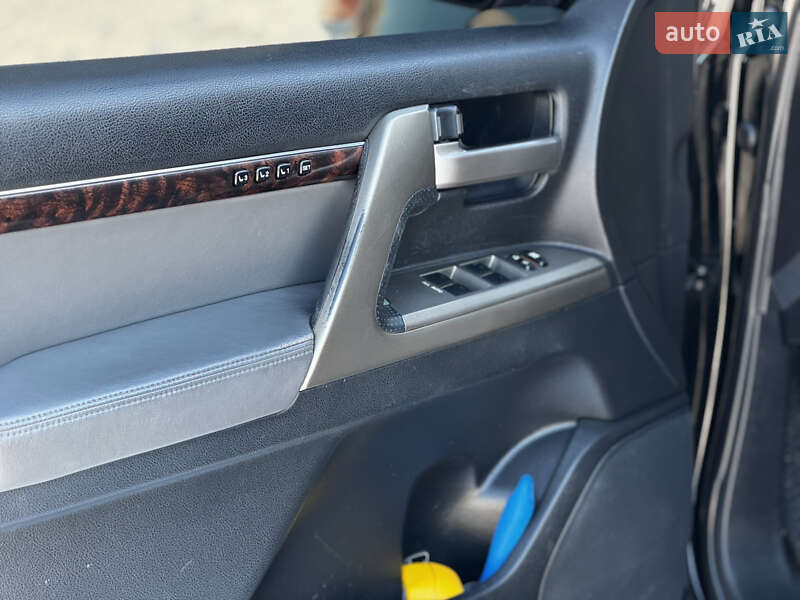 Внедорожник / Кроссовер Toyota Land Cruiser 2008 в Киеве