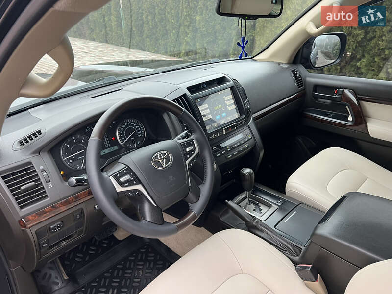 Внедорожник / Кроссовер Toyota Land Cruiser 2007 в Черновцах