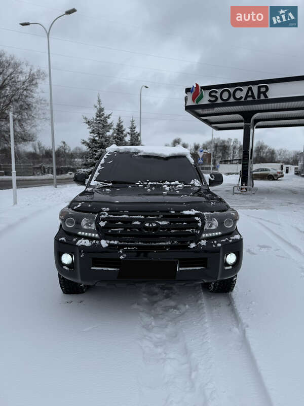 Toyota Land Cruiser 2011