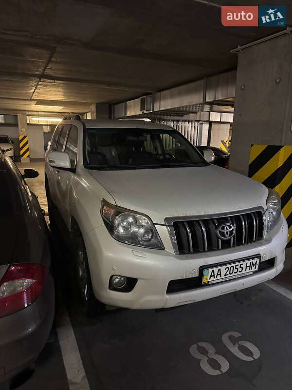 Внедорожник / Кроссовер Toyota Land Cruiser 2011 в Киеве