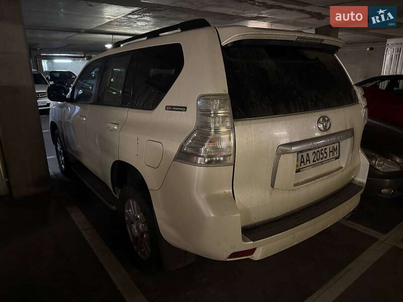 Внедорожник / Кроссовер Toyota Land Cruiser 2011 в Киеве