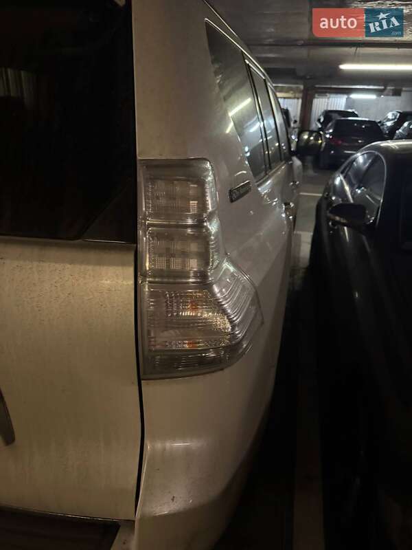 Внедорожник / Кроссовер Toyota Land Cruiser 2011 в Киеве