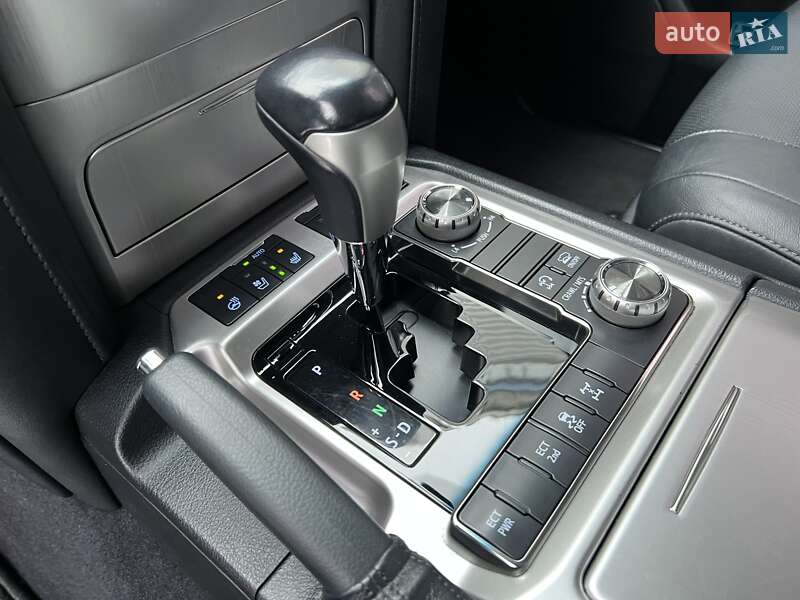 Позашляховик / Кросовер Toyota Land Cruiser 2016 в Києві фото 16 Позашляховик / Кросовер Toyota Land Cruiser 2016 в Києві