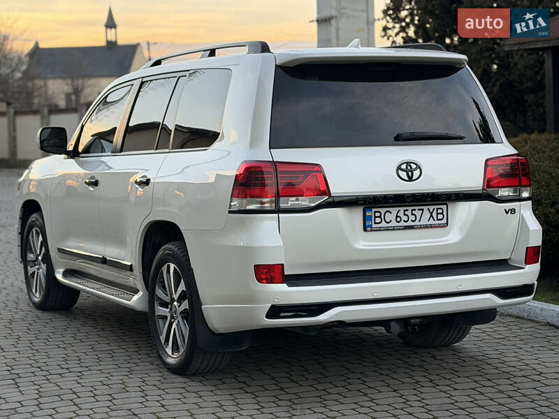 Внедорожник / Кроссовер Toyota Land Cruiser 2016 в Львове фото 36 Внедорожник / Кроссовер Toyota Land Cruiser 2016 в Львове