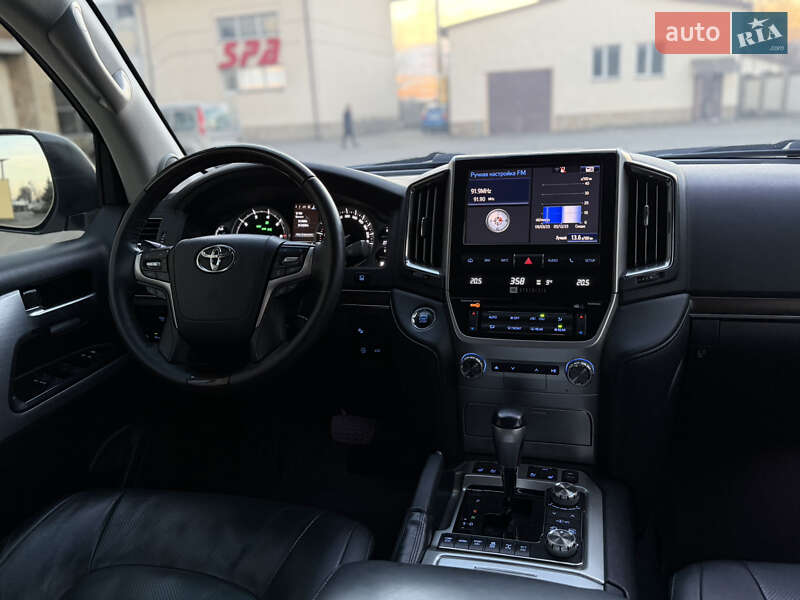 Внедорожник / Кроссовер Toyota Land Cruiser 2016 в Львове фото 41 Внедорожник / Кроссовер Toyota Land Cruiser 2016 в Львове