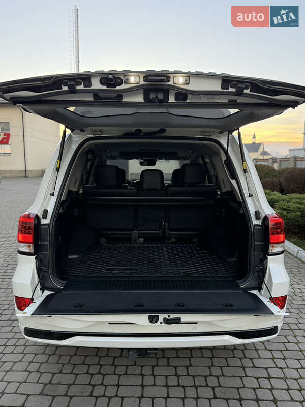 Внедорожник / Кроссовер Toyota Land Cruiser 2016 в Львове фото 53 Внедорожник / Кроссовер Toyota Land Cruiser 2016 в Львове
