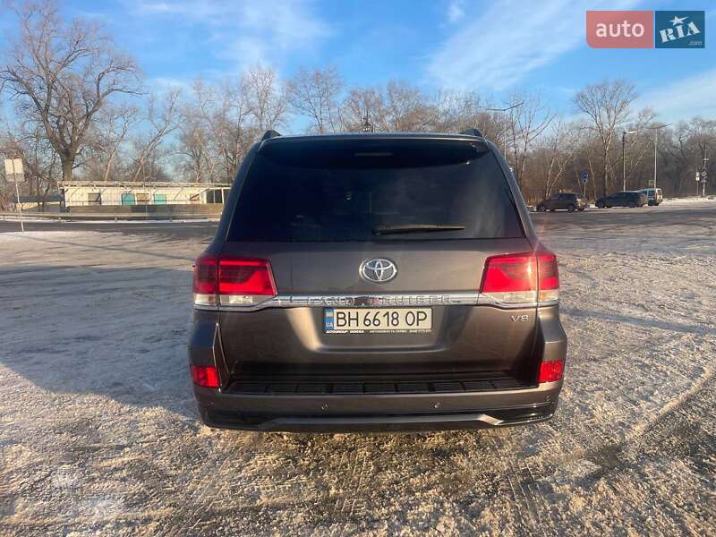 Внедорожник / Кроссовер Toyota Land Cruiser 2017 в Киеве