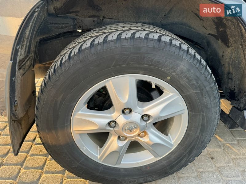 Внедорожник / Кроссовер Toyota Land Cruiser 2011 в Львове
