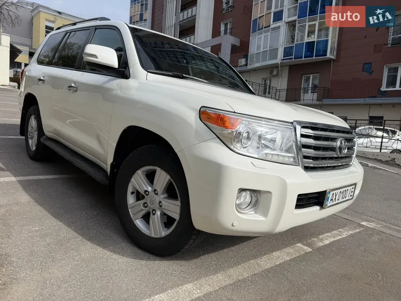 Toyota Land Cruiser 2012
