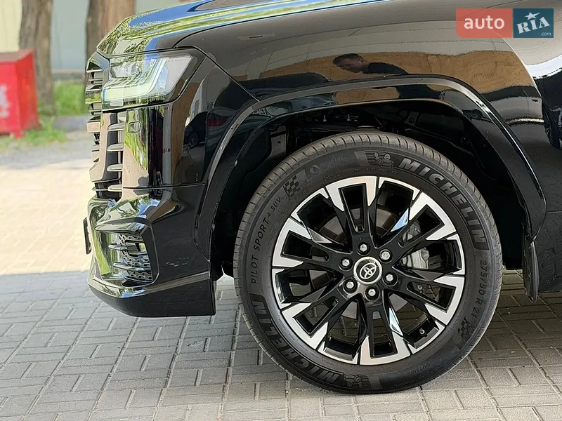 Toyota Land Cruiser 2021 VIN JTMAAABJ504007340 фото оголошення 12 з 87