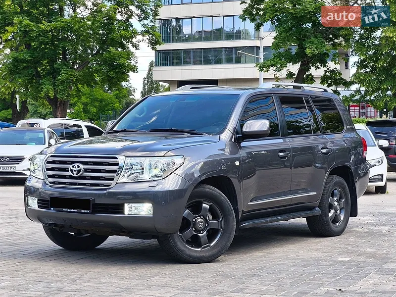 Toyota Land Cruiser 2011