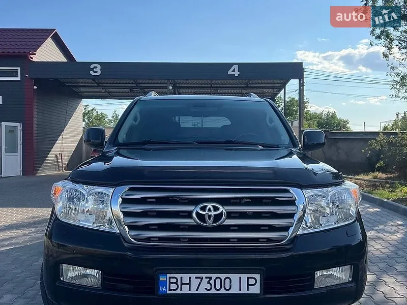 Toyota Land Cruiser 2011