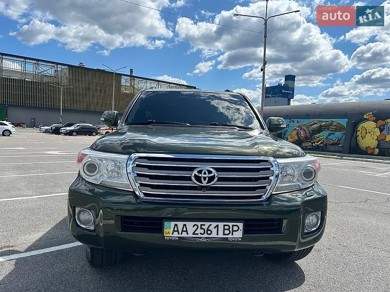 Toyota Land Cruiser 2013