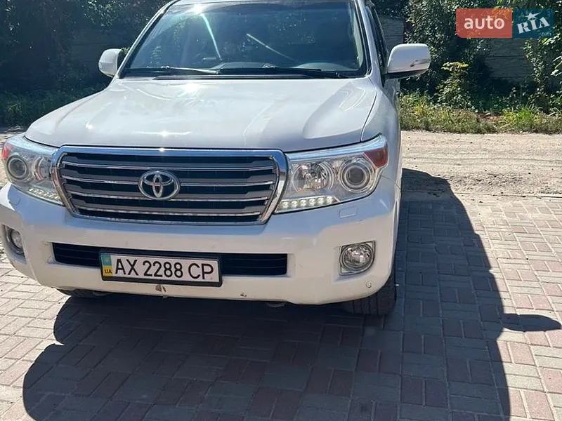 Toyota Land Cruiser 2012