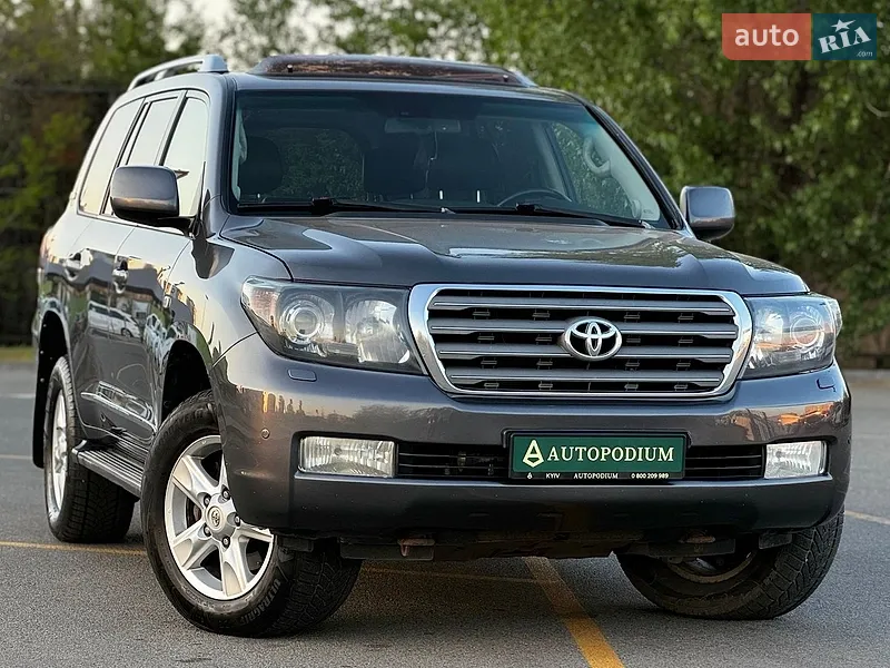 Toyota Land Cruiser 2011