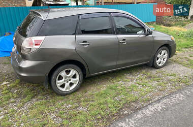 Хэтчбек Toyota Matrix 2005 в 