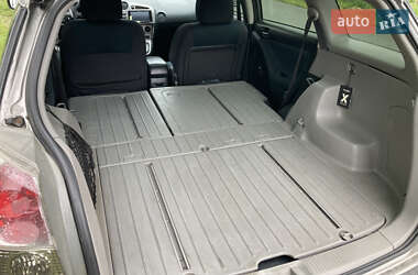 Хэтчбек Toyota Matrix 2005 в 