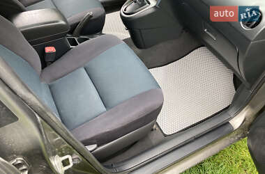 Хэтчбек Toyota Matrix 2005 в 