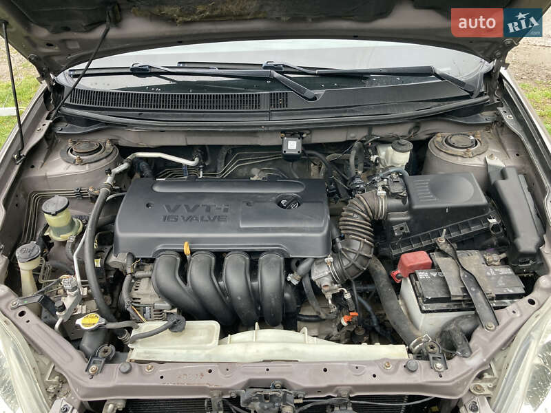 Хэтчбек Toyota Matrix 2005 в Виннице