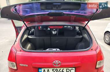 Хэтчбек Toyota Matrix 2003 в 