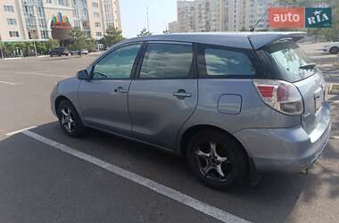 Хэтчбек Toyota Matrix 2004 в 