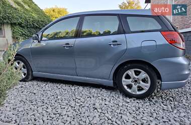 Хэтчбек Toyota Matrix 2003 в 