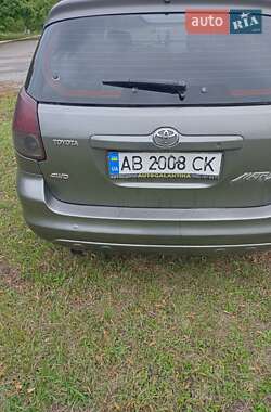 Хэтчбек Toyota Matrix 2004 в 