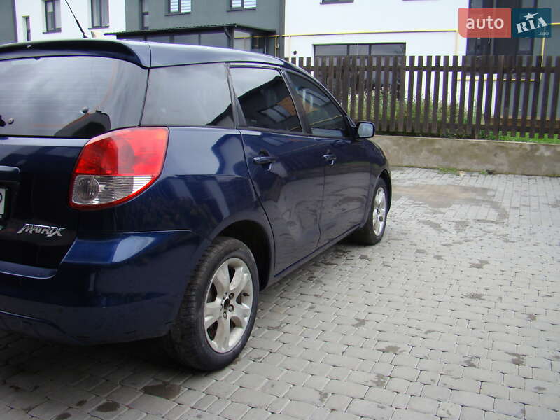 Хетчбек Toyota Matrix 2004 в Чорткові
