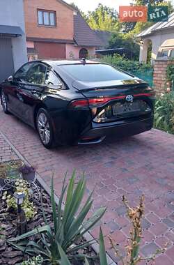 Седан Toyota Mirai 2022 в 