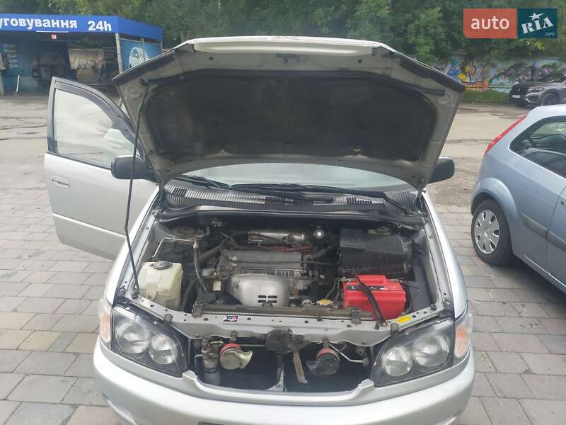 Мінівен Toyota Picnic 1998 в Львові