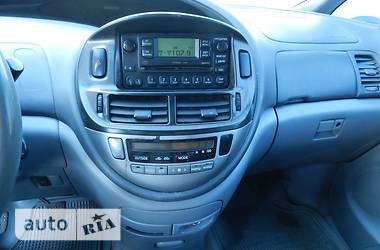 Минивэн Toyota Previa 2003 в 